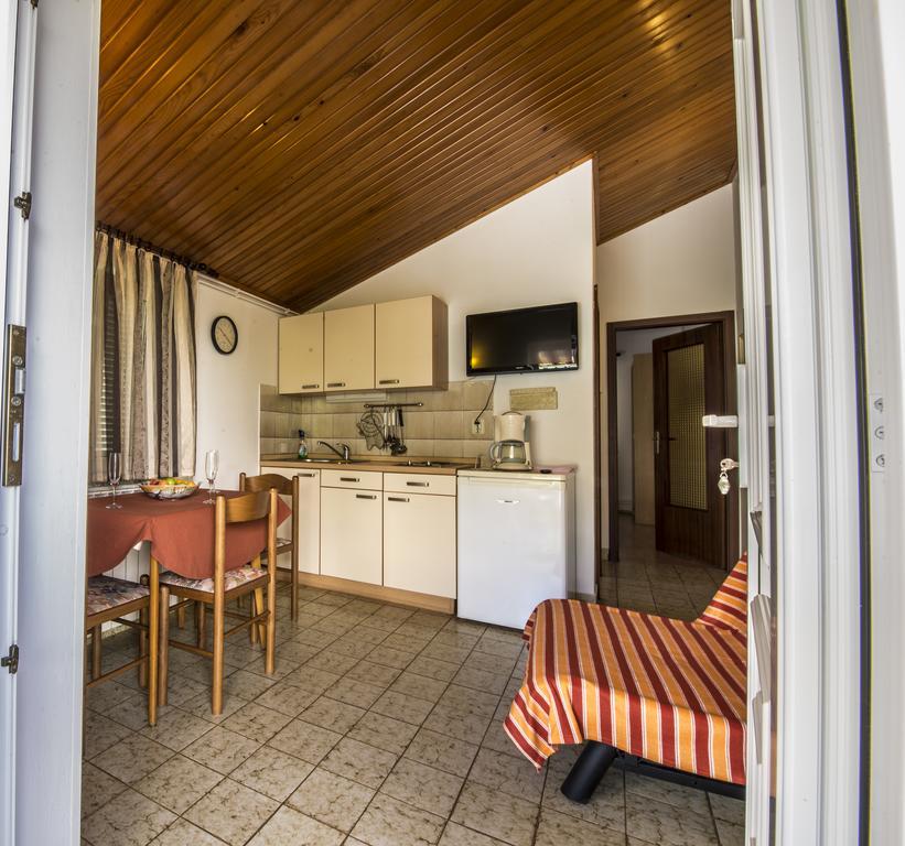 Apartment Anka D クルク エクステリア 写真