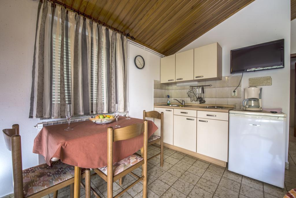 Apartment Anka D クルク エクステリア 写真